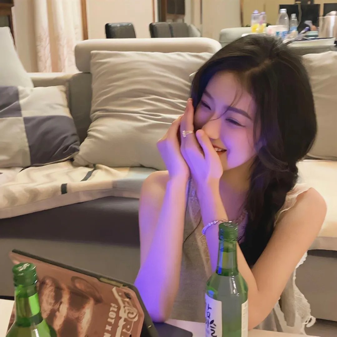 明星代拍怼脸被骂，现场冲突视频流出